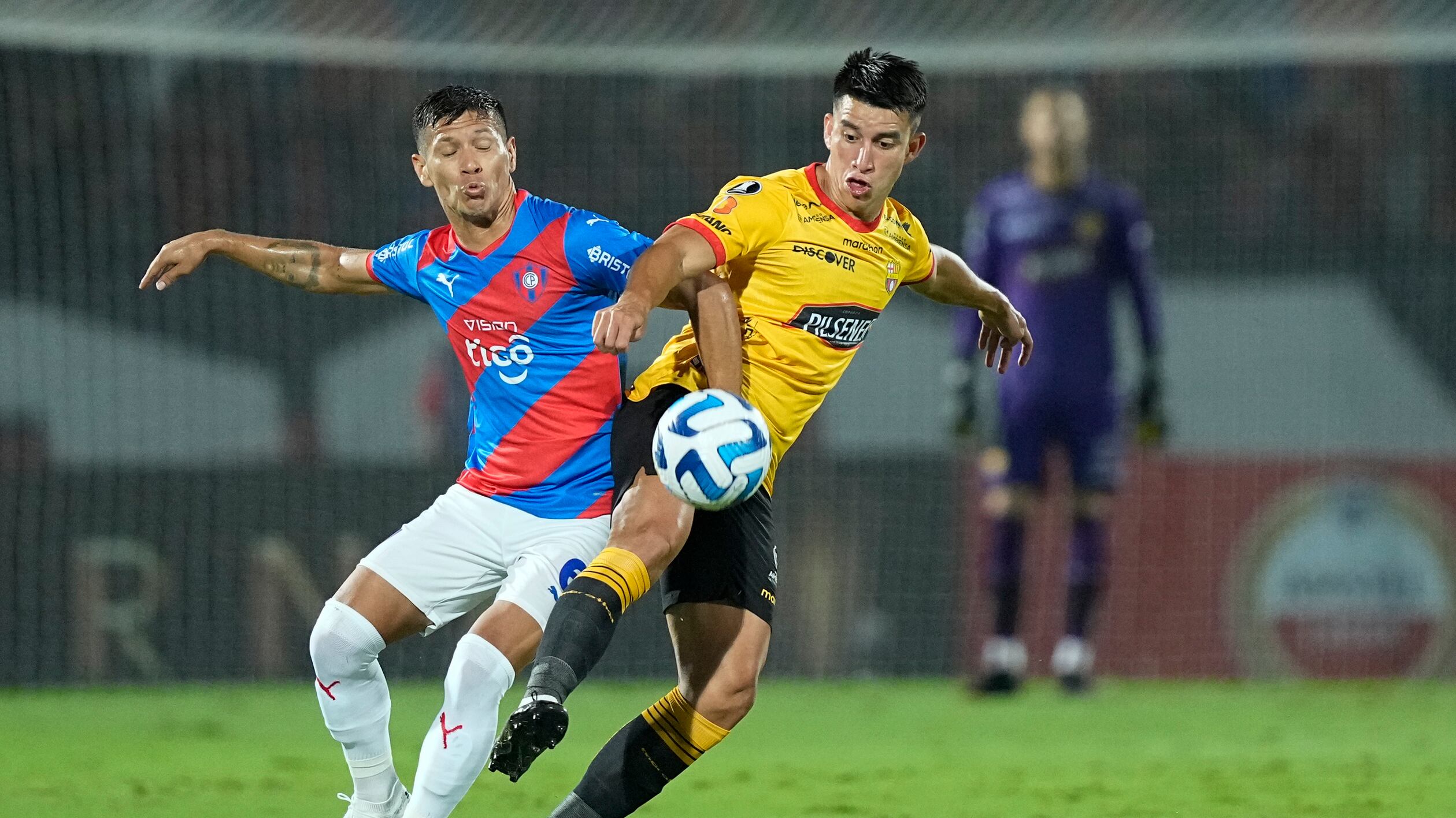 Fernando Gaibor en partido de Libertadores entre Barcelona SC y Cerro Porteño