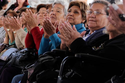 ¿Eres persona de la tercera edad?: Así puedes solicitar la reducción de la tarifa de la luz