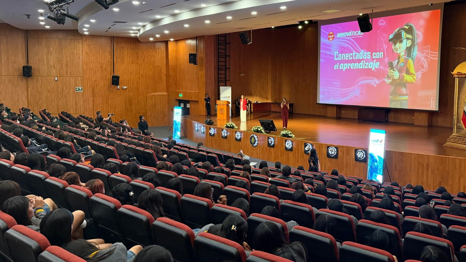 La iniciativa busca reducir la brecha digital y fomentar vocaciones tecnológicas en niñas y jóvenes