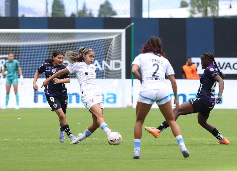 Dragonas vs. Guerreras Albas en la Superliga Femenina