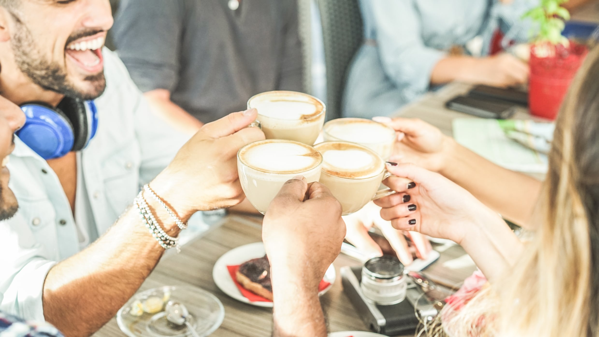 Cambios en hábitos de consumo y estilo de vida reflejan una tendencia hacia planes más tranquilos y espacios de socialización diurna