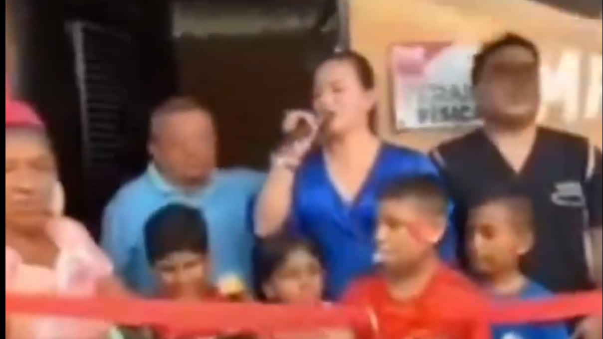 Techo de zinc colapsó en plena inauguración de una obra en Camilo Ponce Enríquez