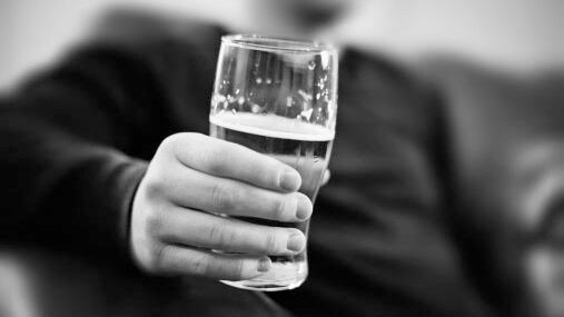 Quito: bebieron con su víctima durante la noche y al siguiente día dejaron sus restos en diferentes basureros.