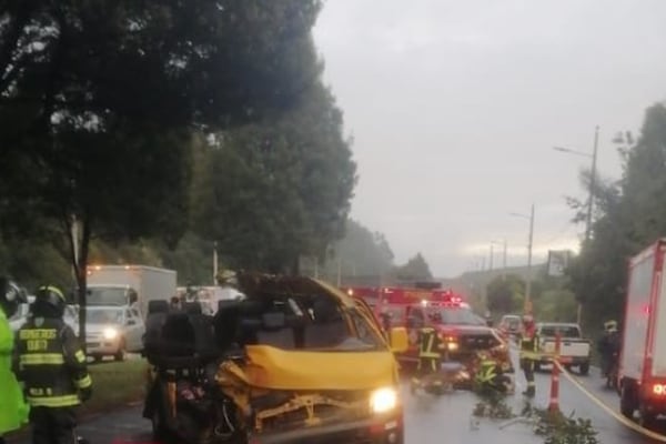 Trágico accidente en la Simón Bolívar deja un menor fallecido y seis heridos