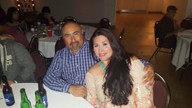 Muere de pena esposo de profesora asesinada en tiroteo de Texas, pasaron 24 años juntos y no soportó el dolor de su partida 