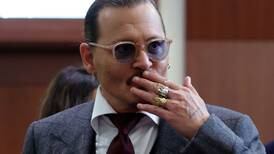 “Hice waffles para todos” Las bromas de Johnny Depp para justificar la presencia de sus fans en el juicio